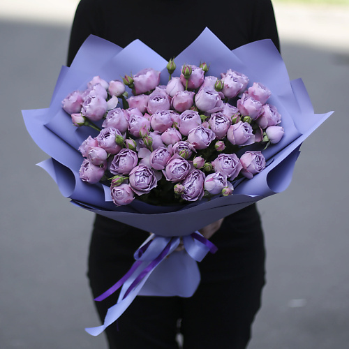 FLORPRO Букет из 15 кустовых пионовидных роз Лавендер Бабблс в дизайнерской упаковке